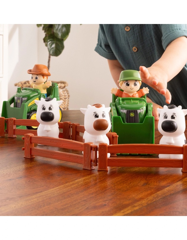 John Deere - The Cows are Out Farm Set