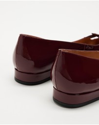 Nina Armando - Luiza II Flats