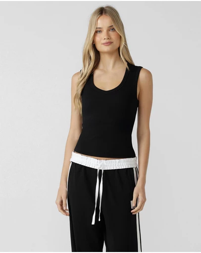 Lorna Jane - Define Plunge Neck Tank