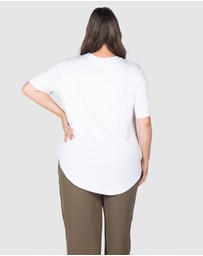 Love Your Wardrobe - Kelly Dipped Hem T-shirt