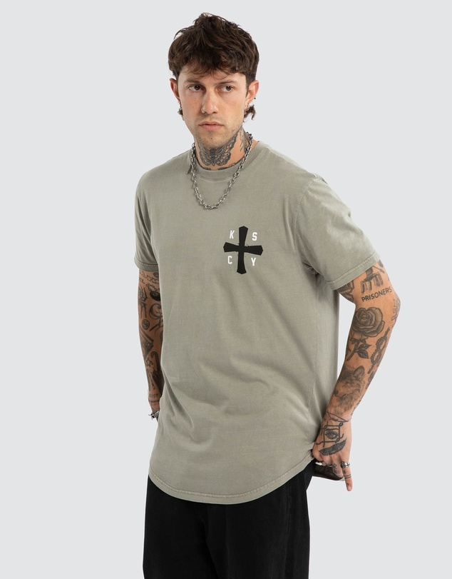 Kiss Chacey - Hyped Dual Curve Tee