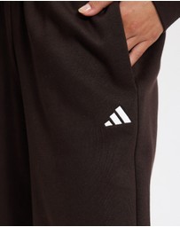 adidas Sportswear - Essentials Small Logo Feel Cozy Open-Hem Pants