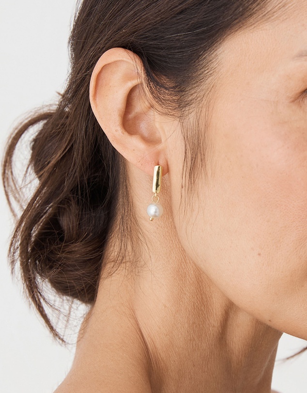 Forcast - Mila Pearl Huggie Earrings