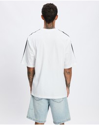 adidas Originals - Adicolor 3-Stripes Oversized Tee