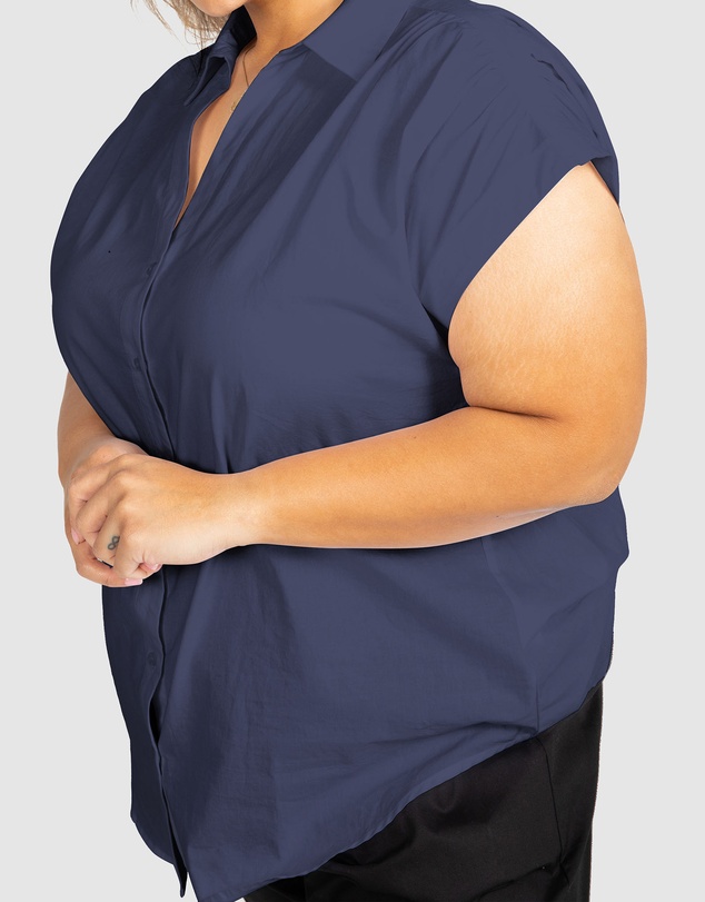 Love Your Wardrobe - Nikki Ruched Extended Sleeve Shirt