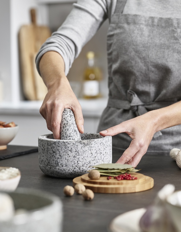Joseph Joseph - Dash™ Pestle & Mortar with Bamboo Lid