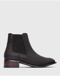 Betts - Wider Fit Edison Chelsea Boots