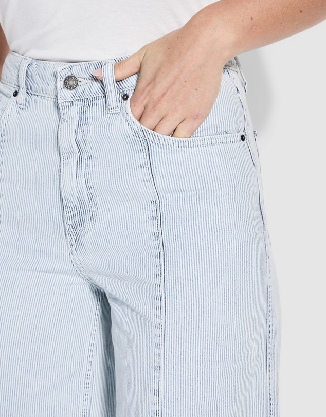 GUESS Originals - GUESS Originals High-Rise Tapered Baggy Jeans