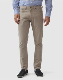 Rodd & Gunn - Motion 2 Straight Jean Short Leg