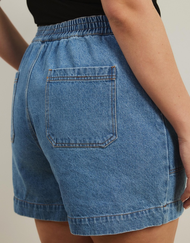 Atmos&Here Curvy - Samira Relaxed Denim Shorts