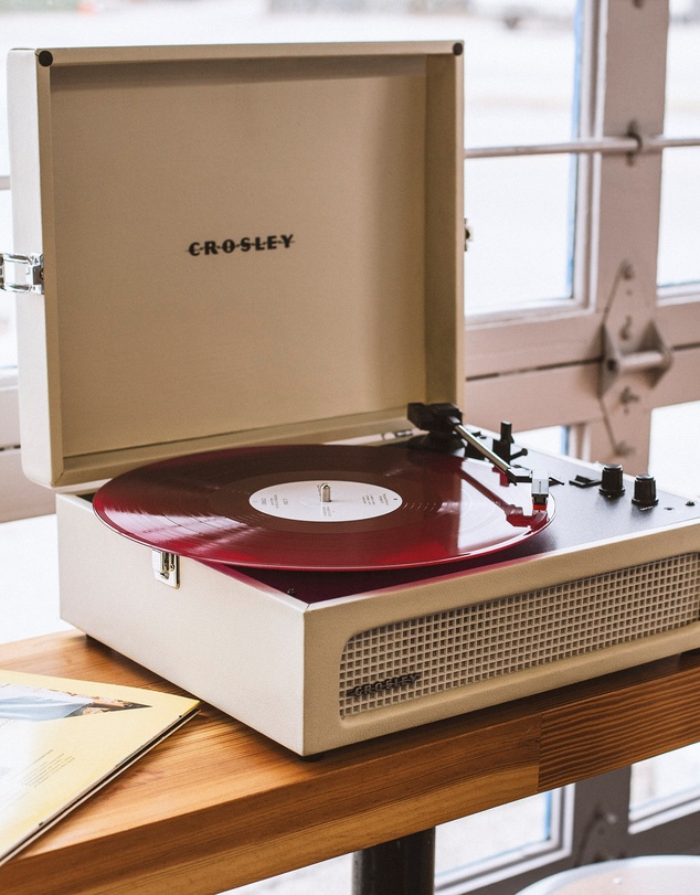 Crosley - Crosley Voyager Bluetooth Portable Turntable - Dune + Bundled Crosley Record Storage Display Stand