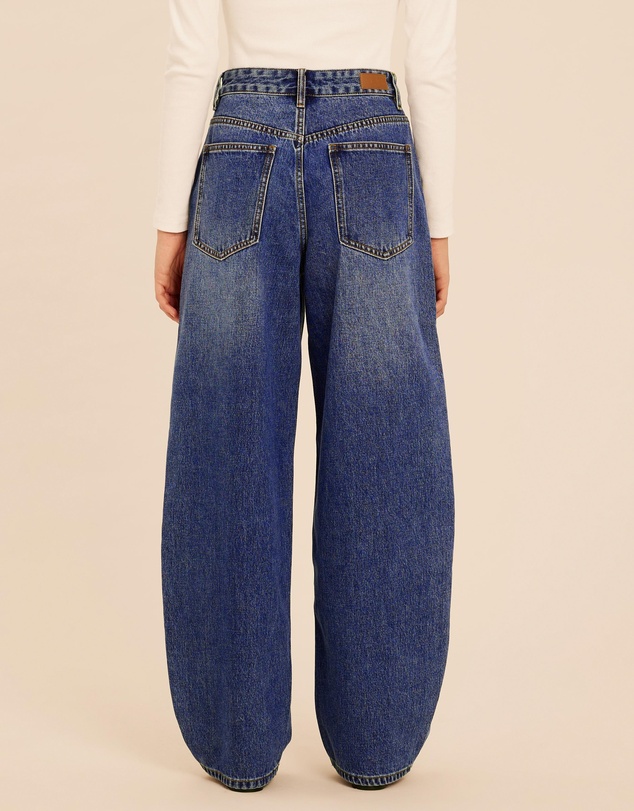 AERE - Mid-Rise Barrel Leg Jeans