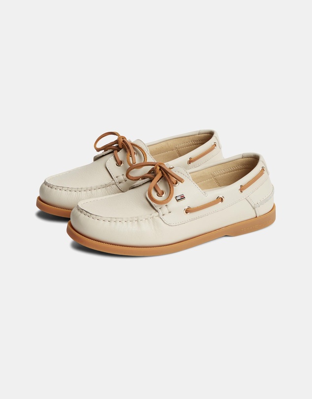 Tommy Hilfiger - Bay Flag Core Leather Boat Shoes - Women's