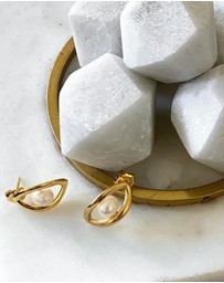 Ichu - Oval'd Pearl Stud Earrings, Gold
