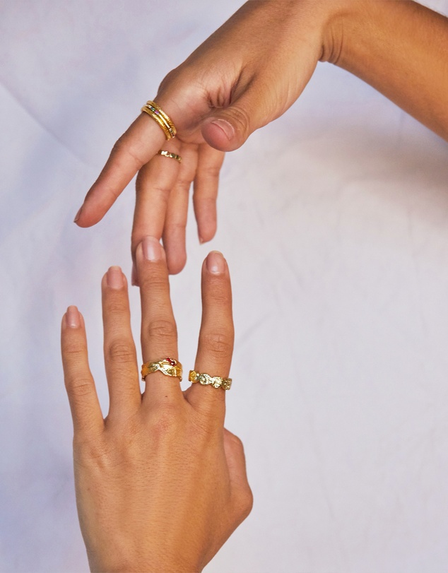 Arms Of Eve - Olsen Gold Ring