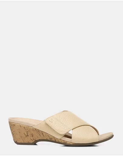 Vionic - Leticia Wedge Sandal - Semolina