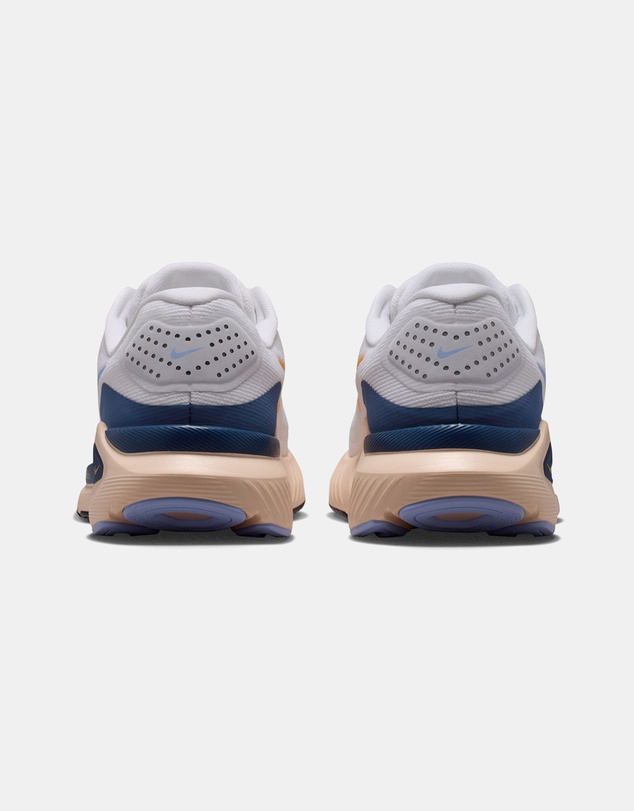 Nike - Structure 26 - Women's