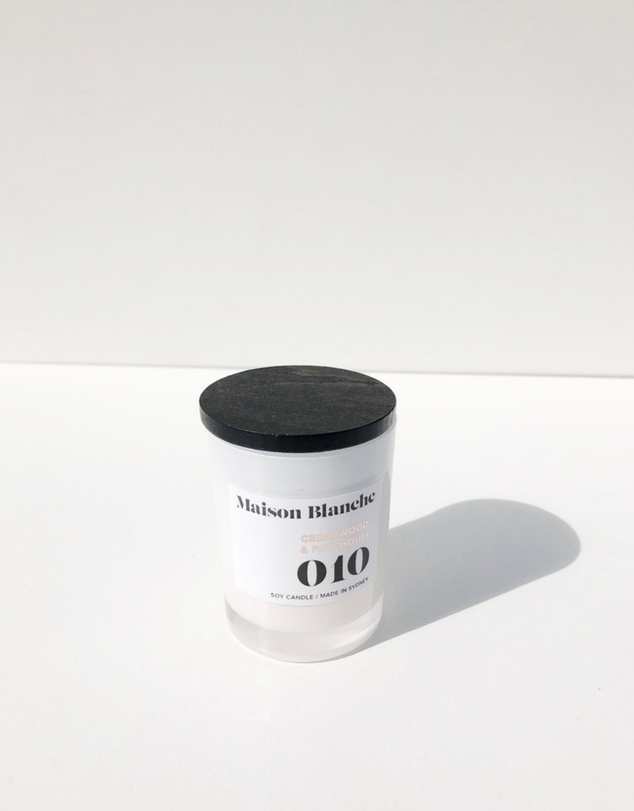 Maison Blanche - 010 Cedarwood & Patchouli - Small Candle