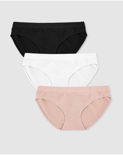 Black, White & Nude