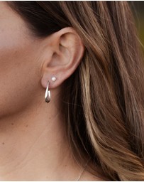 Ichu - Tiny Pearl Stud Earrings