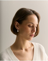 Trenery - Elsa Pearl Hoop Earrings in Silver