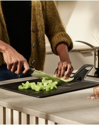 Joseph Joseph - Chop2Pot™ Plus Regular Folding Chopping Board (Black)