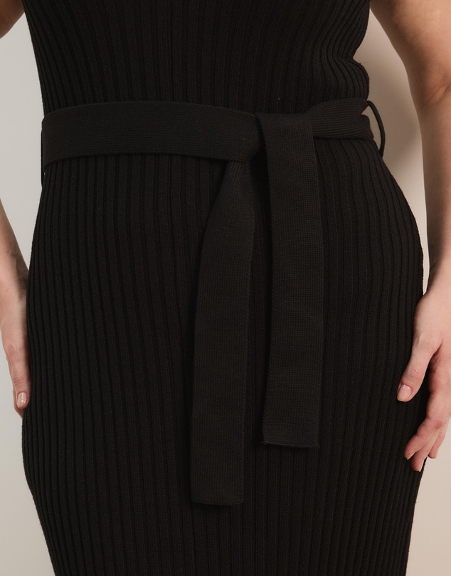 Atmos&Here Curvy - Joni Sleeveless Rib Knit Midi Dress