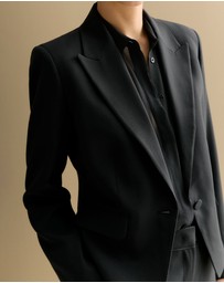 Trenery - Single Breasted Cropped Blazer in Black