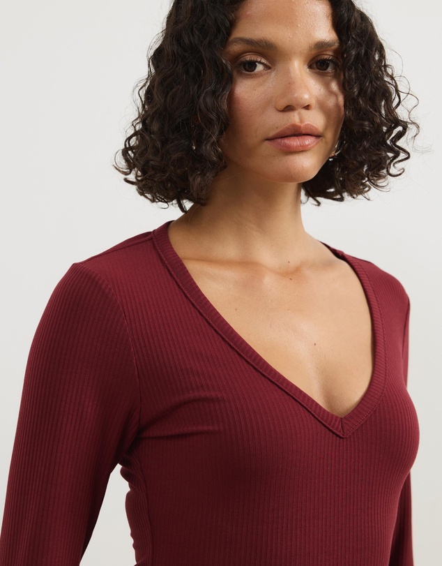 Atmos&Here - Long Sleeve V-Neck Tee