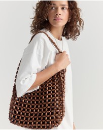 La Tribe - Naomi Tote