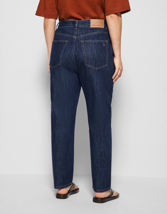 Commonry - The High Rise Crop Girlfriend Jean