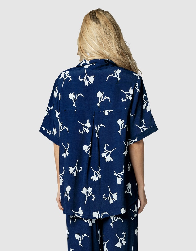 UNE PIECE - Short Sleeve Button-Up Shirt