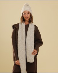 Morgan & Taylor - Elsie Boucle Beanie in White Cream