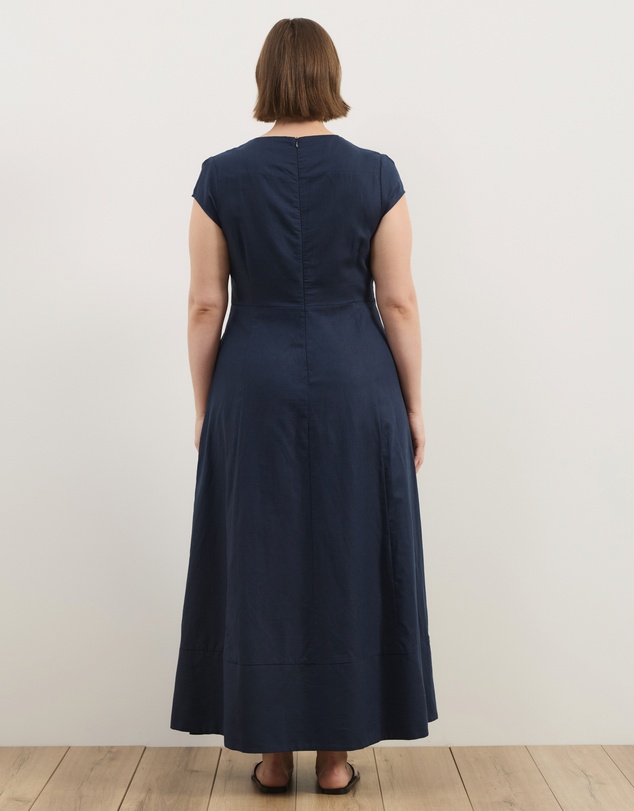 Atmos&Here Curvy - Lorry Keyhole Linen Blend Maxi Dress
