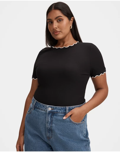 Forever New Curve - Rebecca Curve Scallop Trim T-shirt