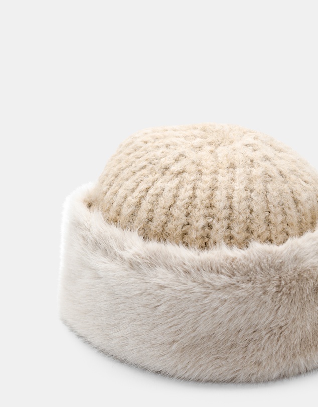 Morgan & Taylor - Kara Faux Fur Hat in Cream