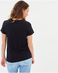 Levi's - The Perfect Tee