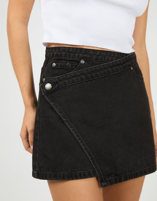 All About Eve - Lenni Mini Skort Washed Black