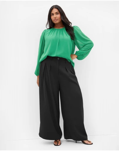 City Chic - Plus size Kelly Sheer Sleeve Top - kelly green
