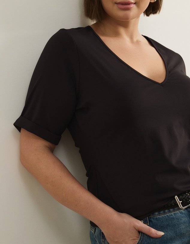 Atmos&Here Curvy - Deep V-Neck T-Shirt