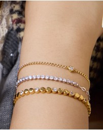 Wanderlust + Co - Heart Bezel 14K Gold Vermeil Curb Chain Bracelet