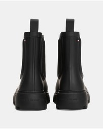 Tommy Hilfiger - Rubber Flag Cleated Rainboots - Women's