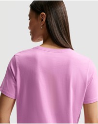 Nike - Sportswear Club Essentials T-Shirt