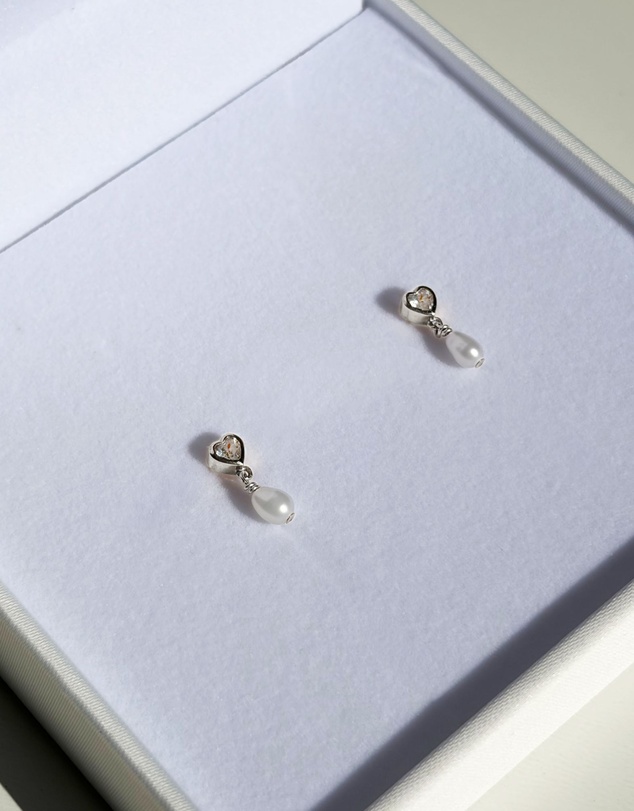 SAINT VALENTINE - True Love Pearl Studs - Silver