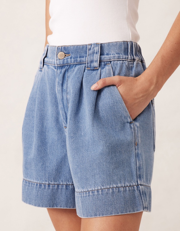 Ceres Life - Billie Pleat Front Short