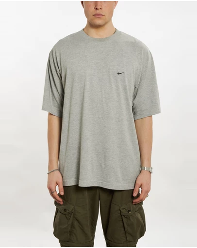 Vintage by The Real Deal - Pre Loved - 90s Nike Tee