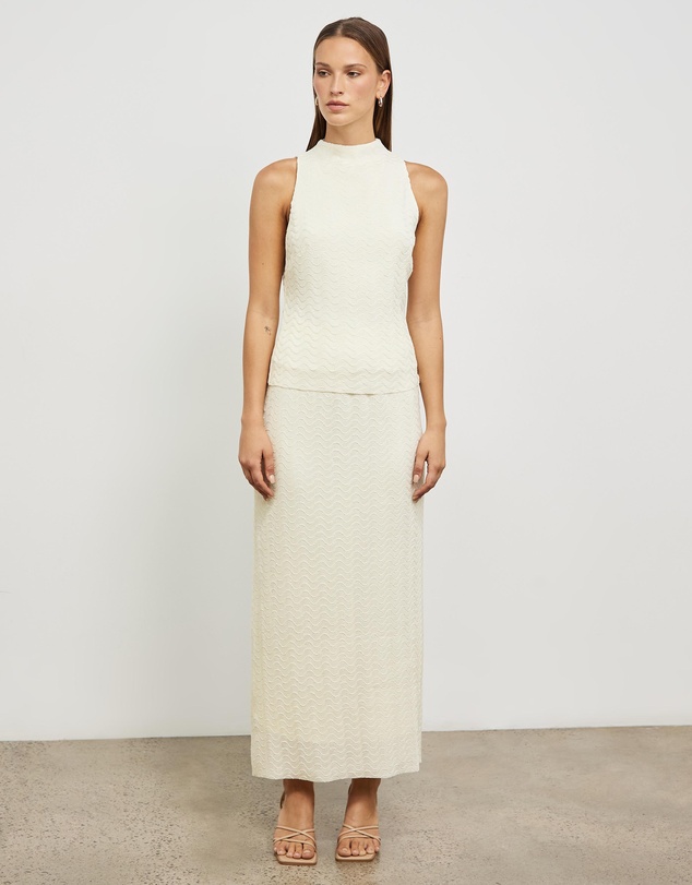Minima Esenciales - Ariana Pleat Funnel Neck Top