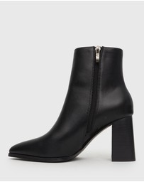 Betts - Max Pointed Toe Ankle Boots