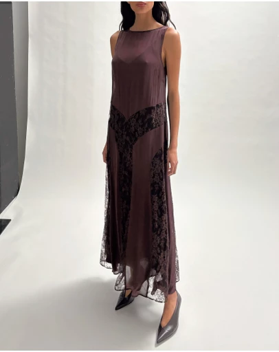 Minima Esenciales - Valadon Lace Panelled Midi Dress With Slip