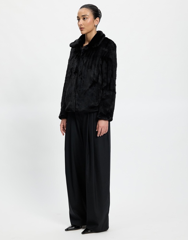 Lindsay Nicholas New York - Short Faux Fur Coat